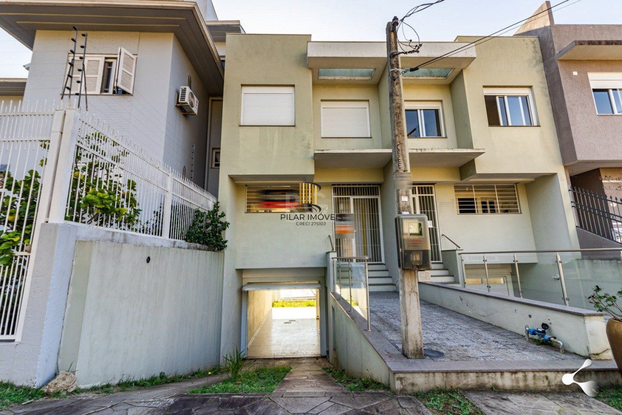 Casa 3 dormitórios no bairro Espírito Santo