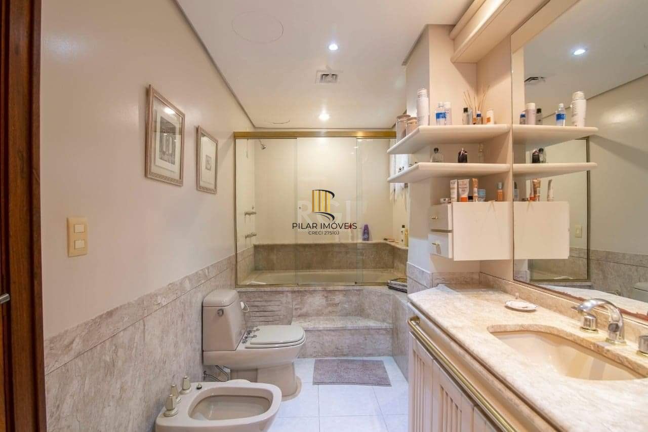 Apartamento para Venda - 246.47m², 3 dormitórios, sendo 1 suites, 2 vagas - Cristal