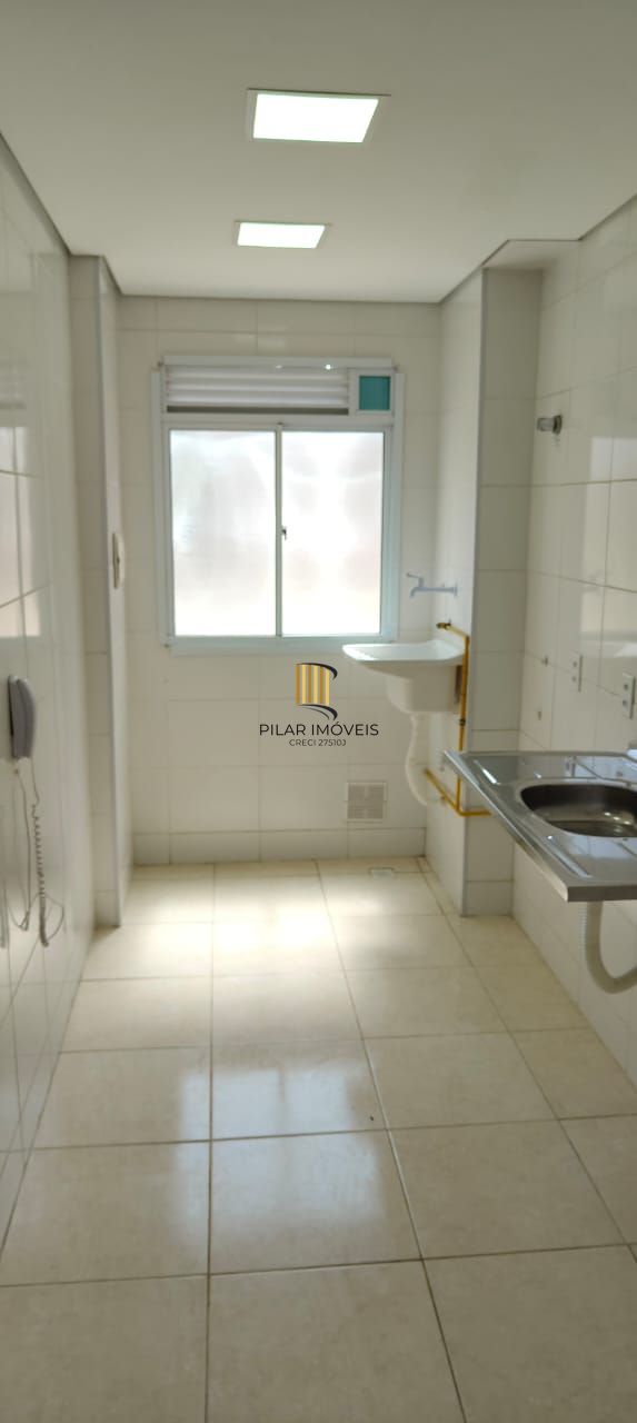 Apartamento com 02 quartos e 01 vaga escriturada no Bairro Costa e Silva