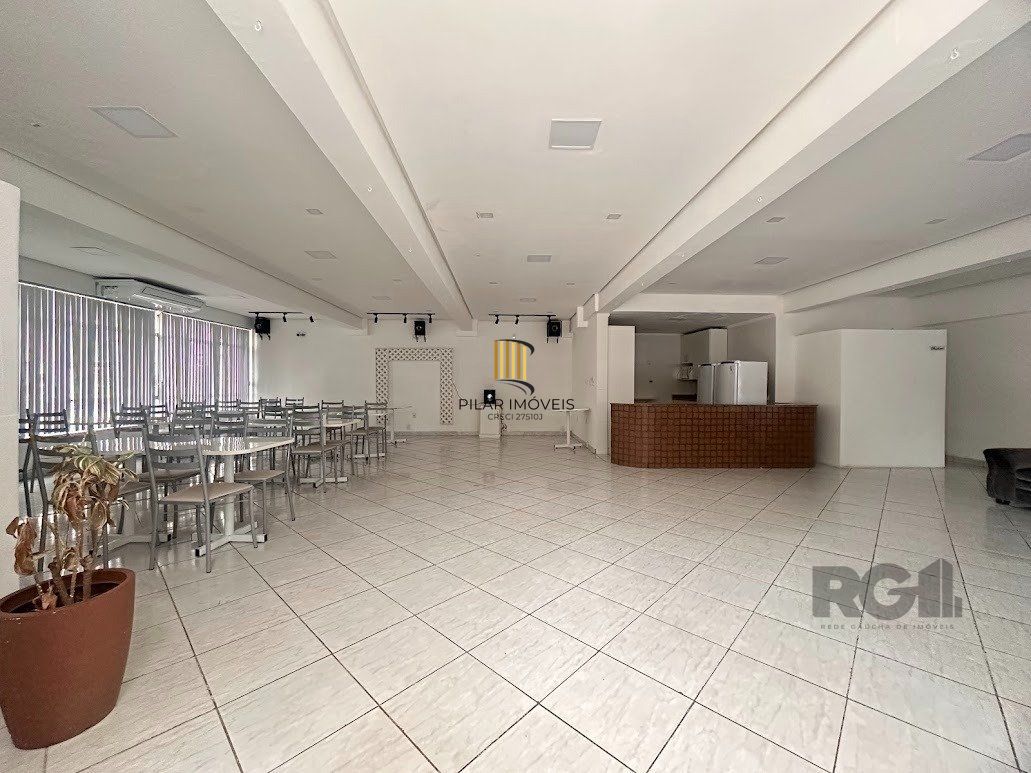 Apartamento a venda, dois dormitórios mobiliado no bairro Cristal.