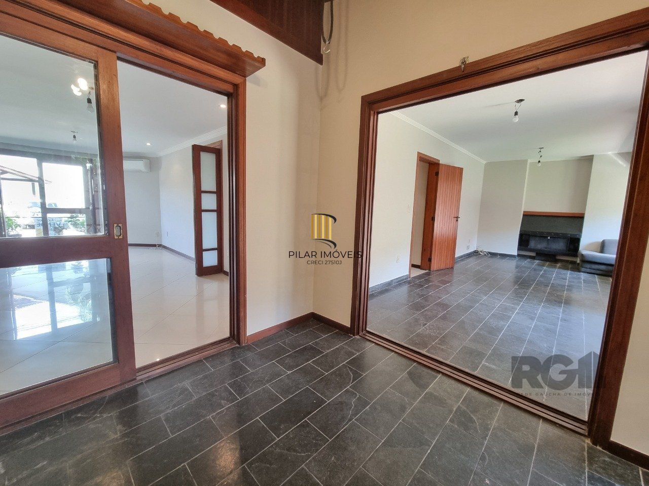 Casa Cond 5 dorm, 3 WC, piscina, jadim grande, cavalhada, Porto Alegre, RS
