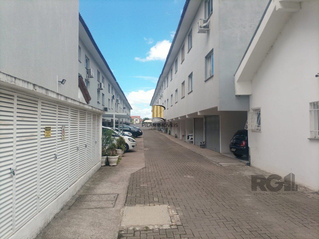Casa na Hípica de 3 dormitórios e vaga