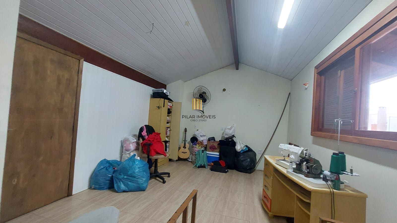 CASA NO LAGOS DE NOVA IPANEMA - 2 QUARTOS E ATELIER NO PISO SUPERIOR