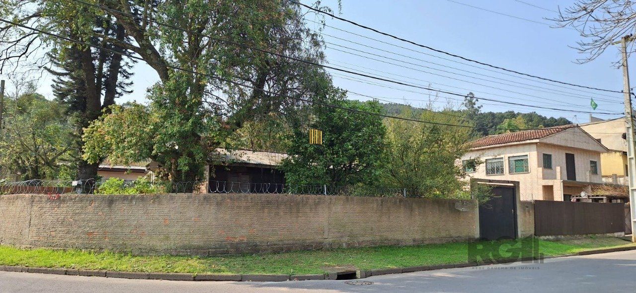 Casa 4 Dormitório(s) Bairro Serraria