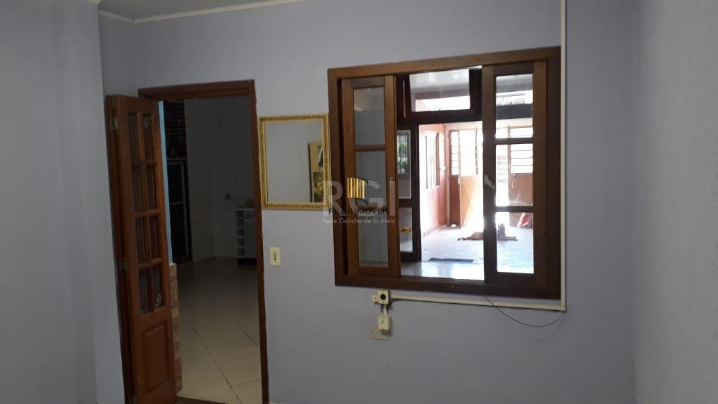 Casa para Venda - 121m², 3 dormitórios, sendo 1 suites, 2 vagas - Restinga