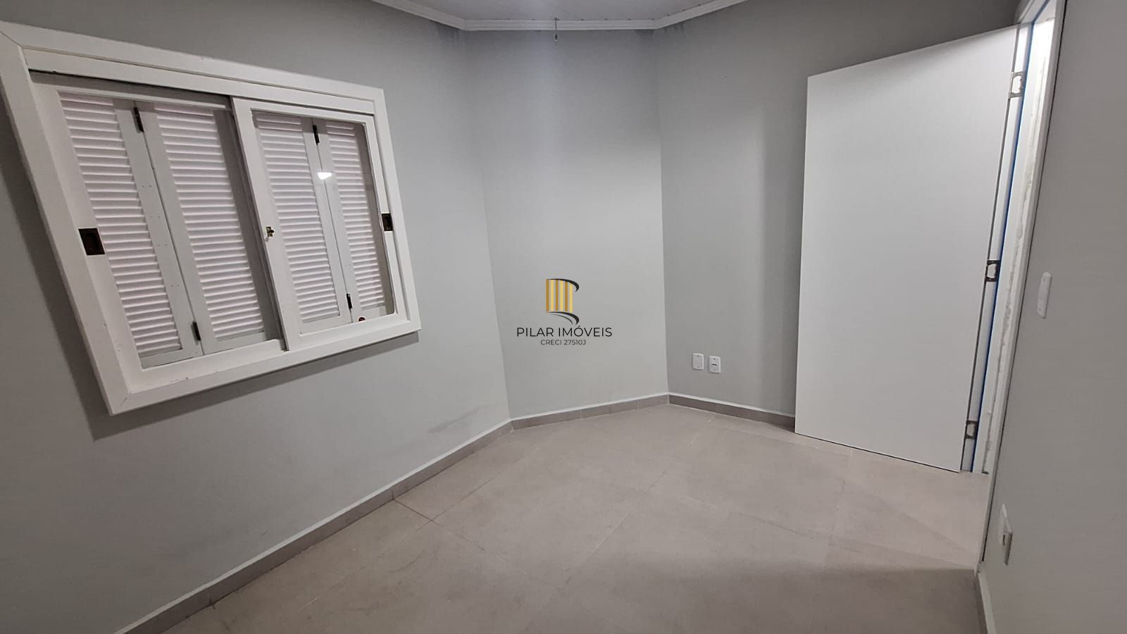 Casa em Condomínio com 02 Quartos, Bairro Restinga