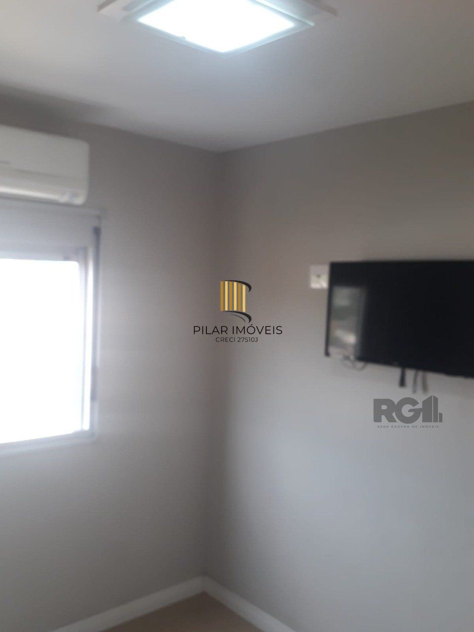 APARTAMENTO DE 2 DORMITÓRIOS E VAGA ESCRITURADA EM CONDOMÍNIO COM INFRA COMPLETA.