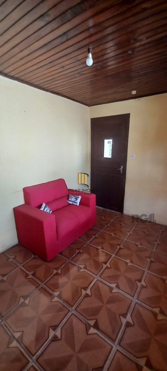 Oportunidade na zona sul, terreno com duas casas, 03 dormitórios  e cozinha com churrasqueira.