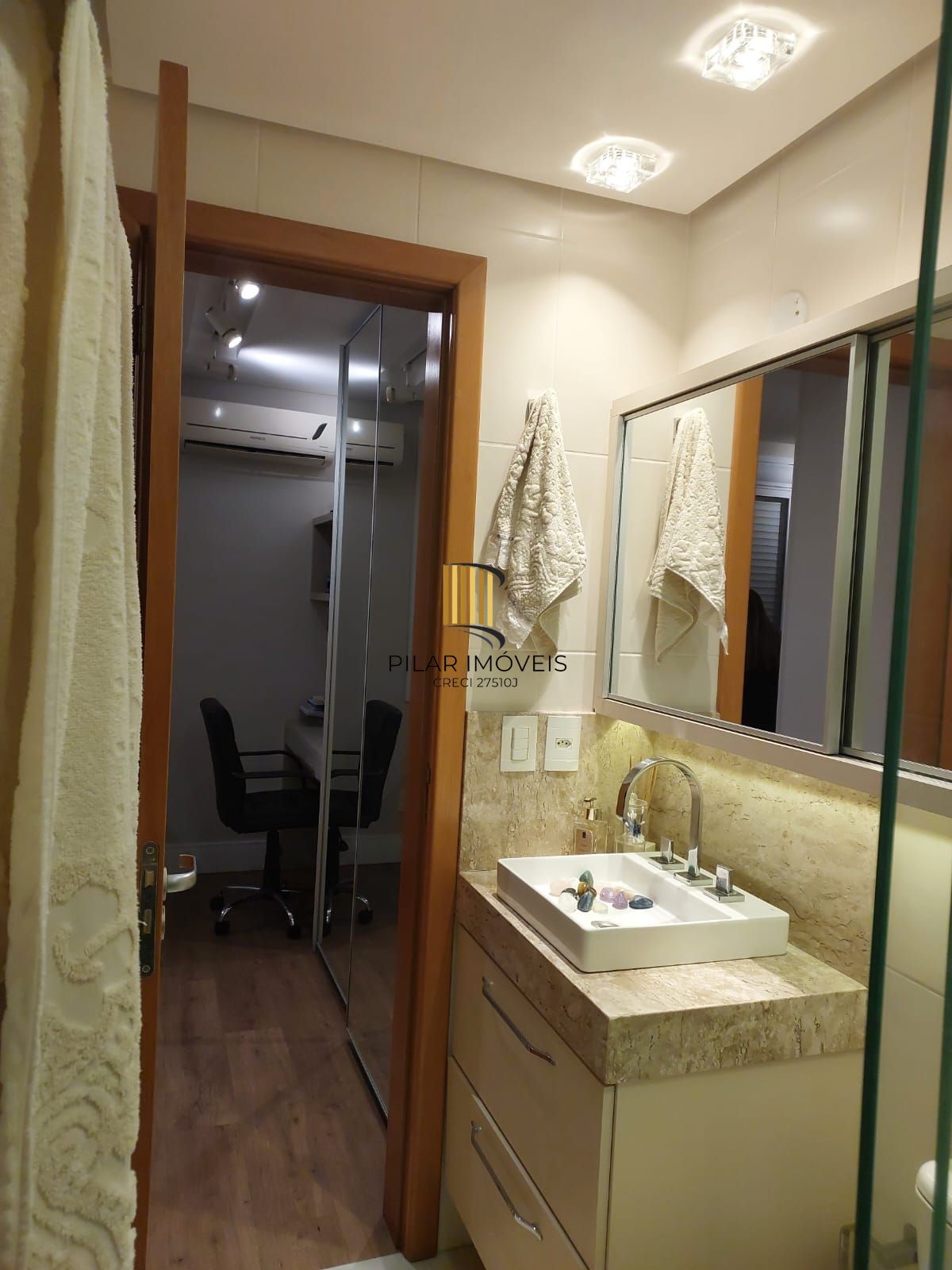 Apartamento com 3 dormitórios, sendo 1 deles suíte, com 02 vagas