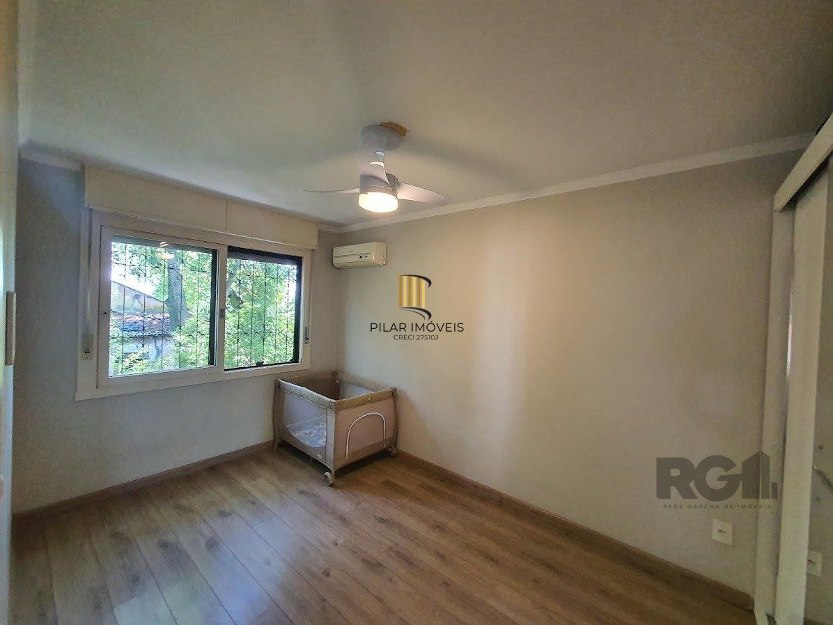 Apartamento com 3 quartos, vagas de garagem, semi mobiliado - 68m² no bairro Medianeira, Porto Alegre/RS