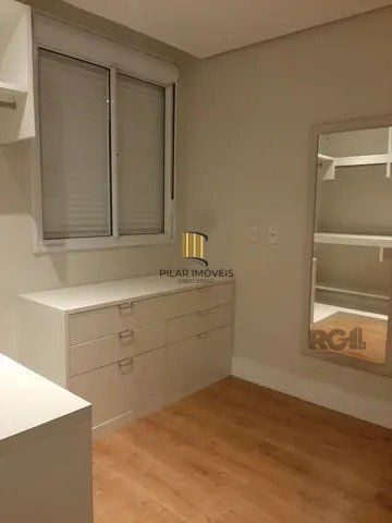 Apartamento de 3 dormitórios com vaga no bairro Partenon