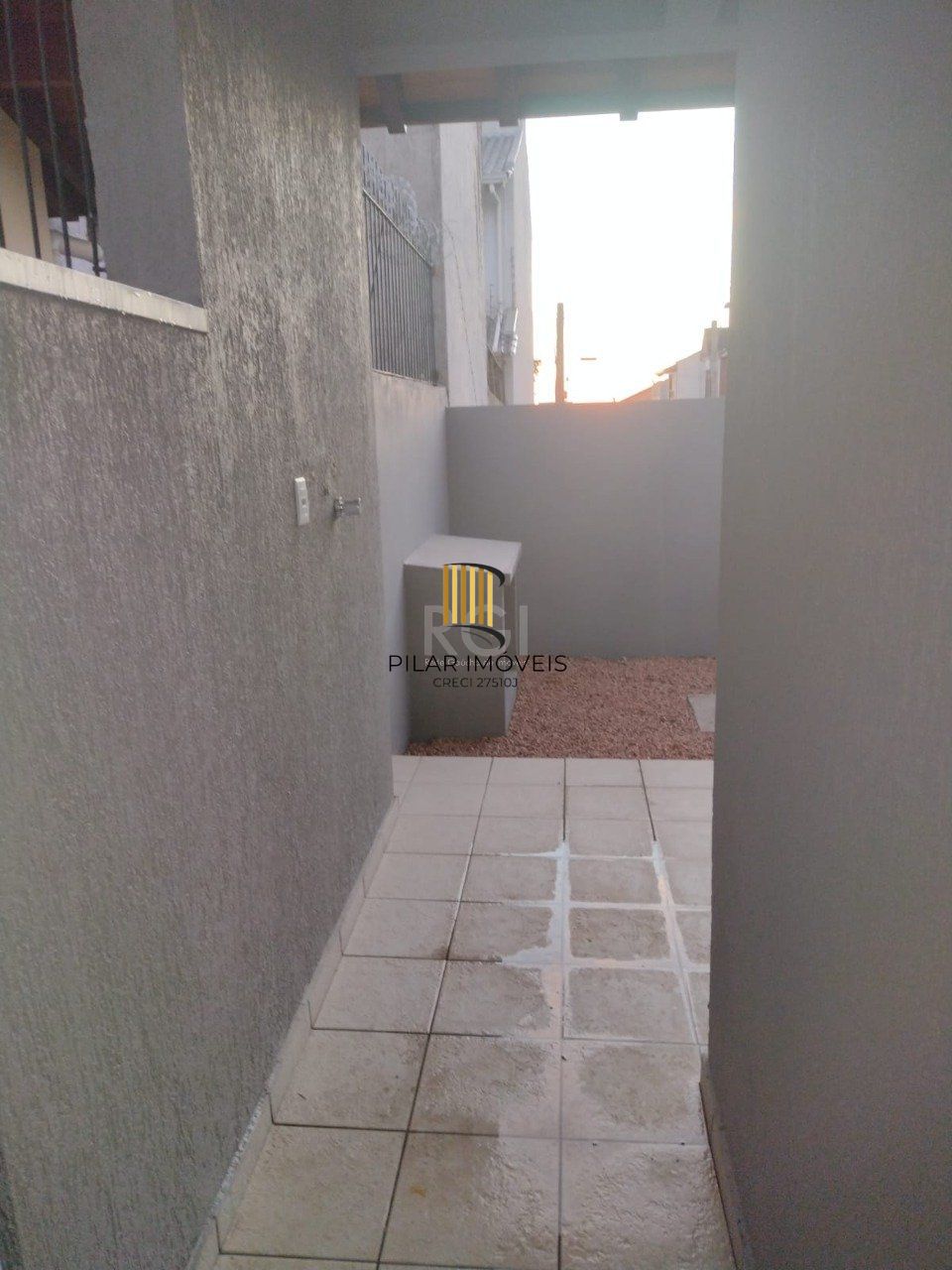 Casa para Venda - 122.96m², 3 dormitórios, sendo 1 suites, 2 vagas - Guarujá