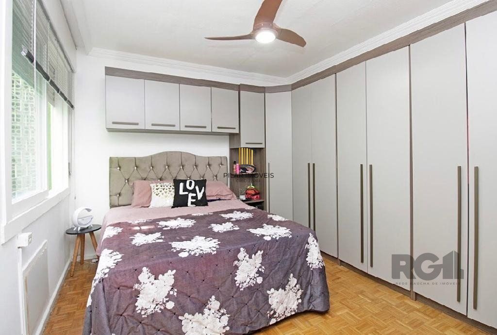 Apartamento 2 dormitórios, vaga de garagem, no bairro Camaquã, Porto Alegre/RS.