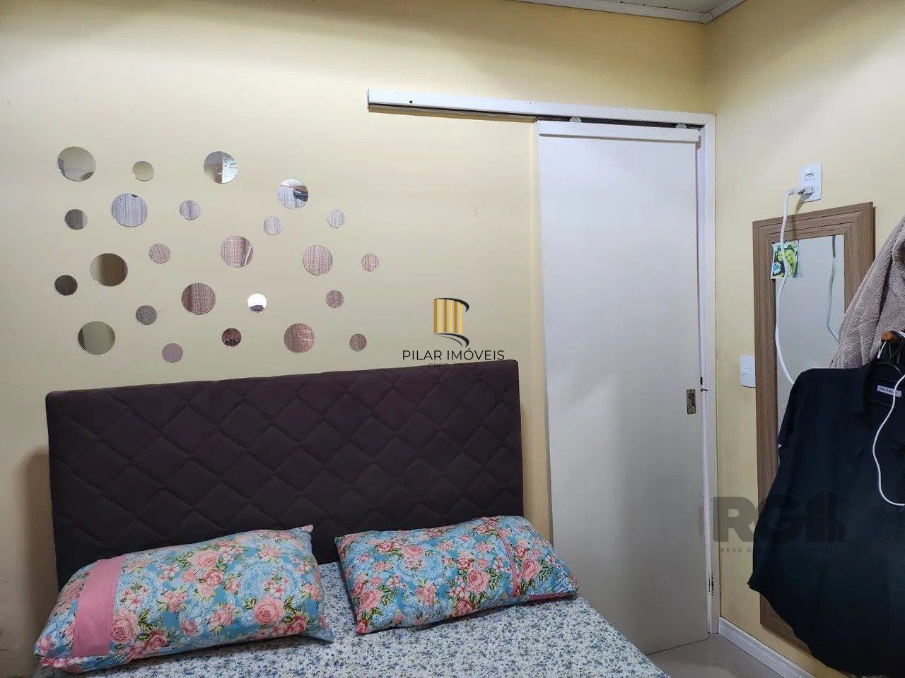  Casa com 4 quartos, 1 suíte, 7 vagas de garagem, churrasqueira -  97,32m² no bairro Jardim Carvalho, Porto Alegre/RS