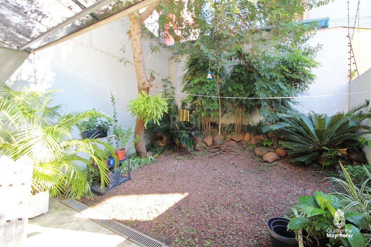 Casa para Venda - 227.93m², 3 dormitórios, sendo 1 suites, 2 vagas - Chácara das Pedras