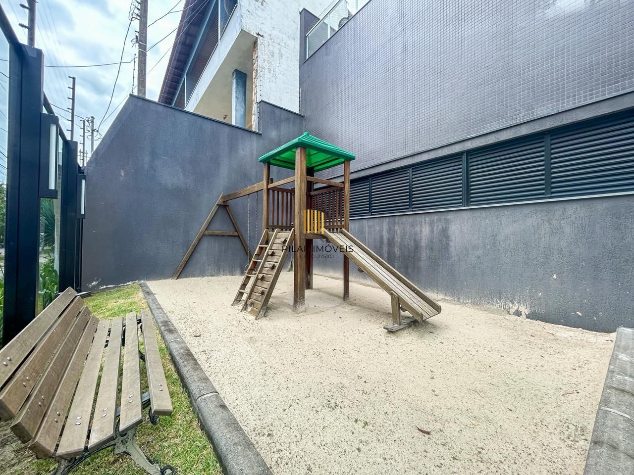 Impecável apartamento 03 dormitórios, 01 suíte - 87m² privativos, condomínio completa infra no Bairro Santa Tereza - Vaga dupla coberta.