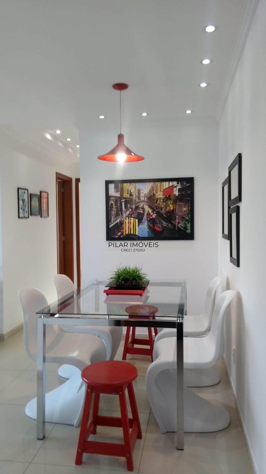 Apartamento com 02 quartos (01 suíte) e 03 Vagas no Bairro Cristo Redentor
