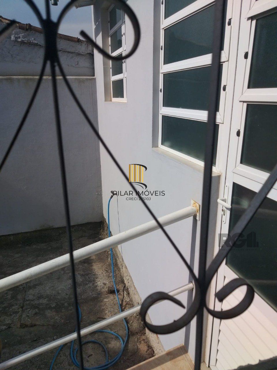 Casa a venda no bairro Alta Petropilis com 100m²