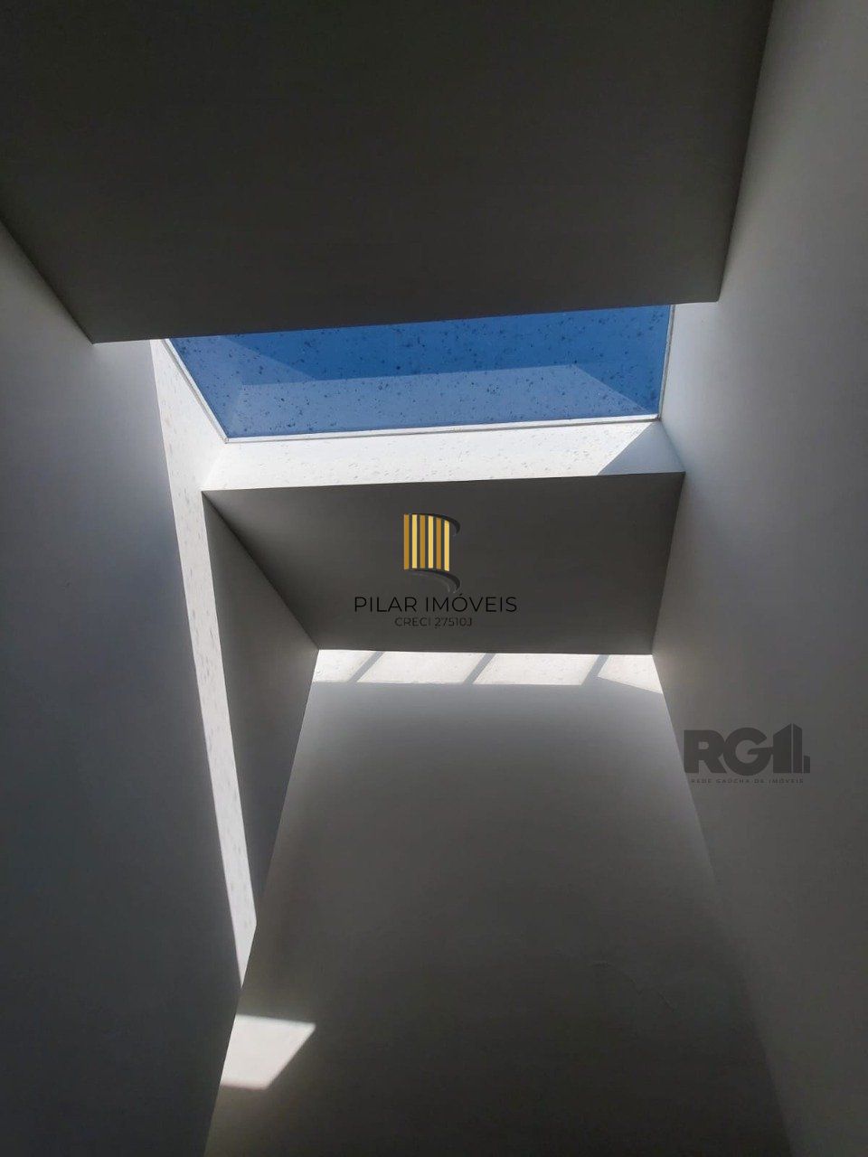 Casa para Venda - 296m², 3 dormitórios, sendo 1 suites, 3 vagas - Vila Nova, Porto Alegre