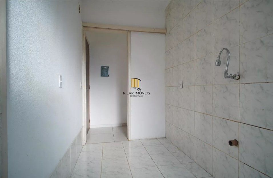 Apartamento com 01 Quarto e 01 Vaga escriturada no Bairro Jardim do Salso