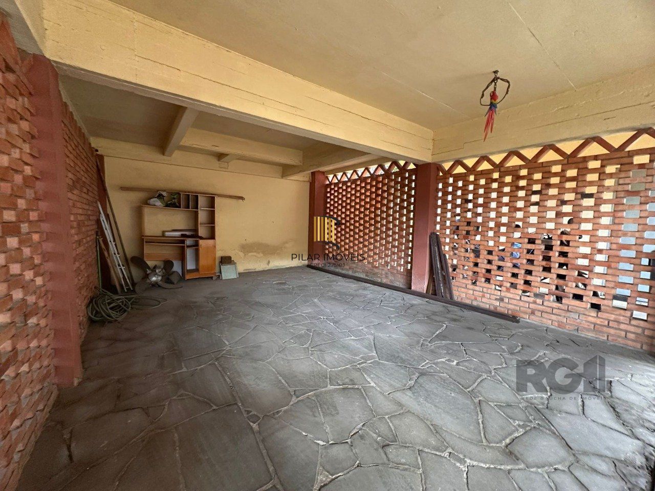 Apartamento a venda dois dormitórios, sacada, suíte e vaga na zona sul de porto alegre