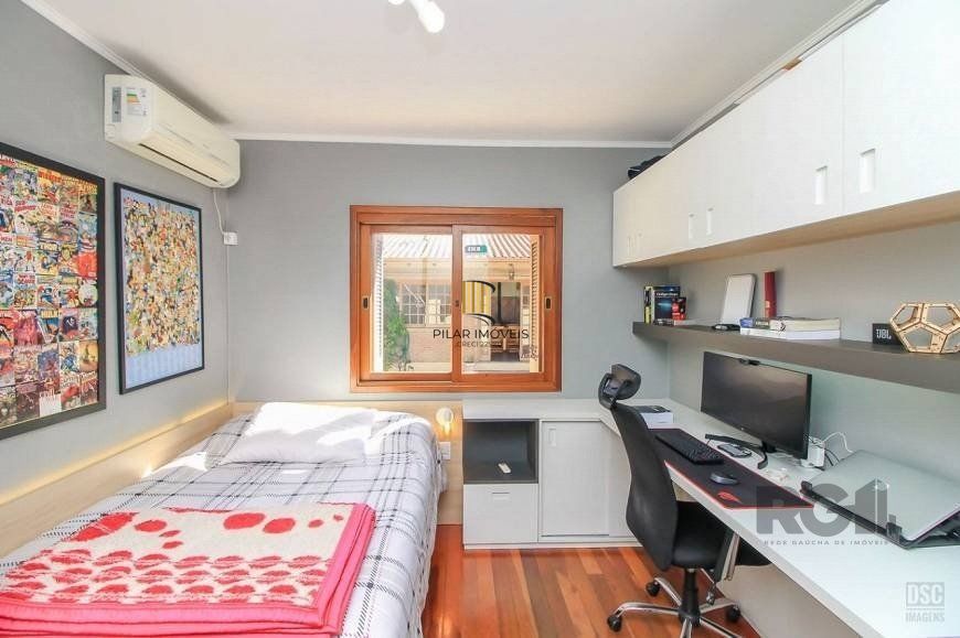 Casa com 3 Dormitórios no Bairro Tristeza na Zona Sul de Porto Alegre