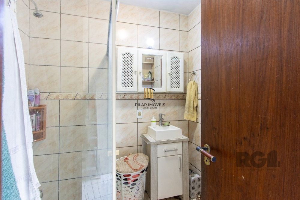 Casa 3 dormitórios no bairro Serraria