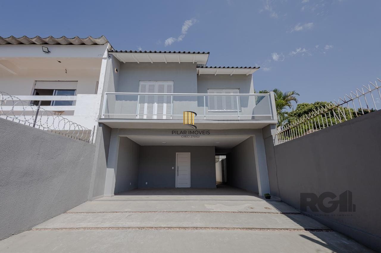 Casa de 3 dormitórios, suíte no bairro Teresópolis com 4 vagas de garagem - Pilar Imóveis