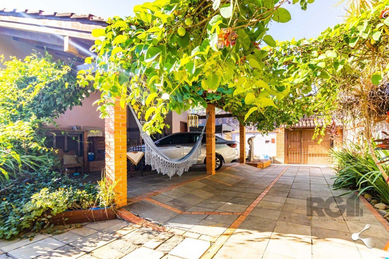 CASA, 4 DORMITÓRIOS, 3 SUÍTES, 2 VAGAS DE GARAGEM, BAIRRO IPANEMA, PORTO ALEGRE/RS