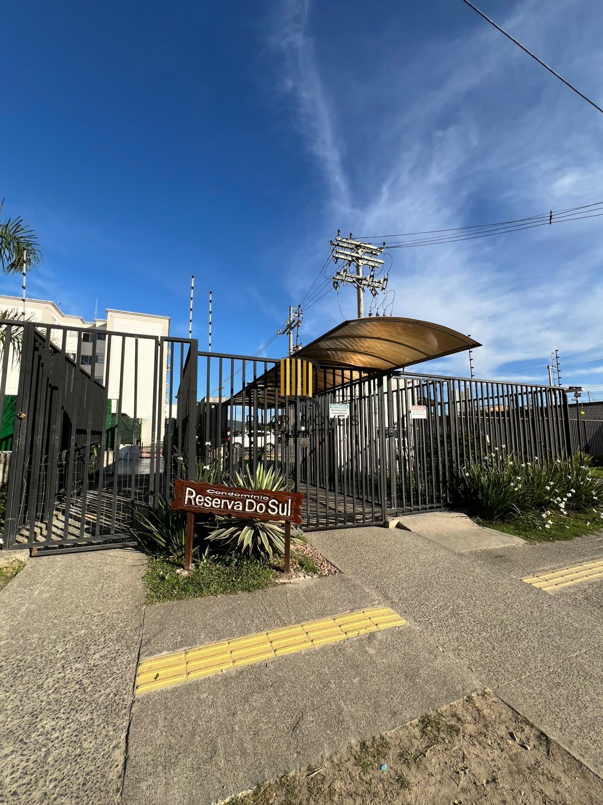 Apartamento Térreo com 02 quartos e 01 vaga no Bairro Restinga em Porto Alegre