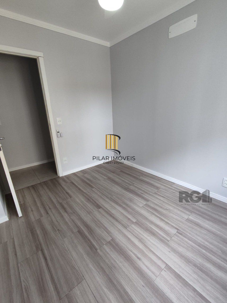 Apartamento de 3 dormitórios, sendo 1 suíte com closet e vaga de garagem coberta e escriturada