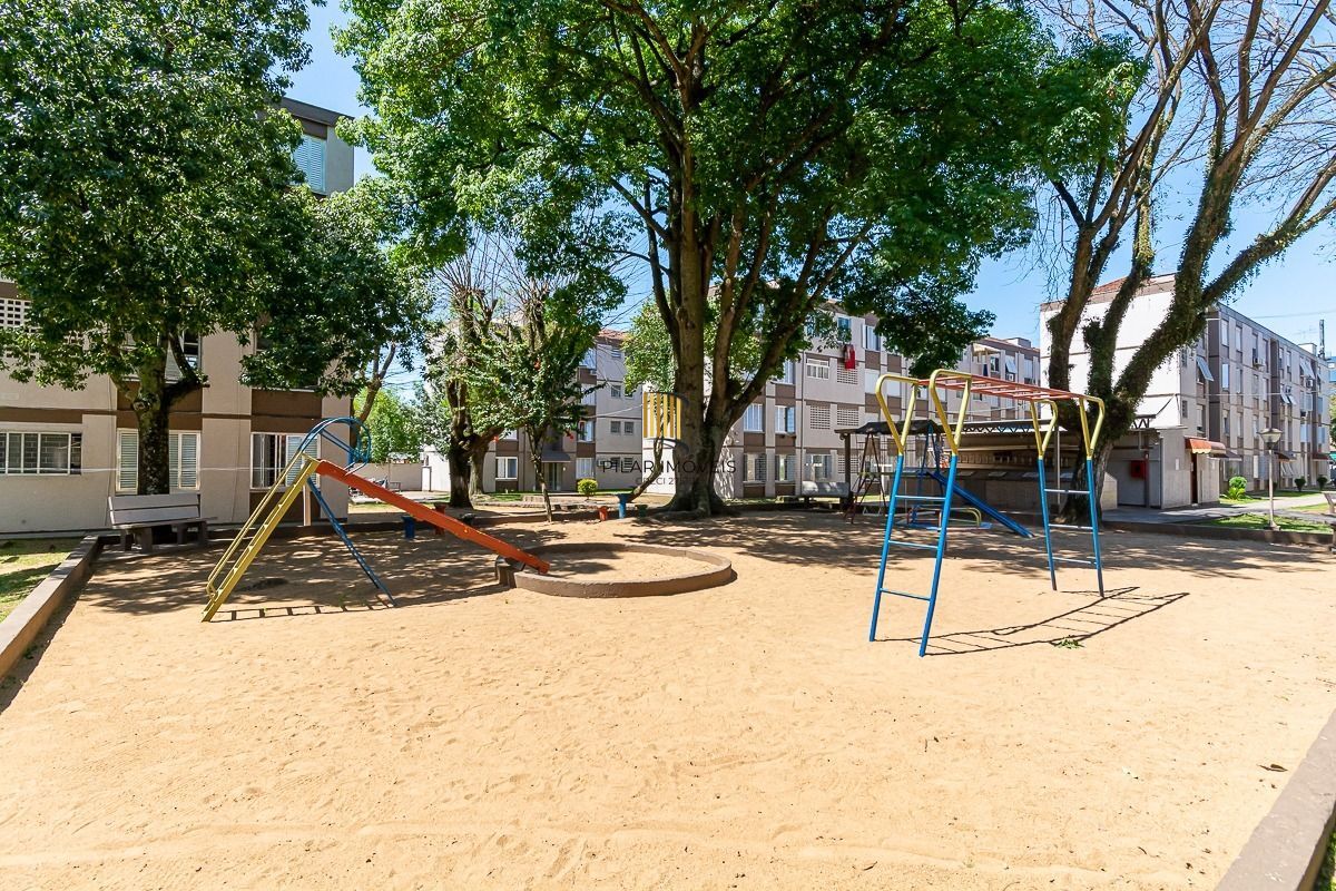 Apartamento com 02 quartos no Bairro Vila Ipiranga