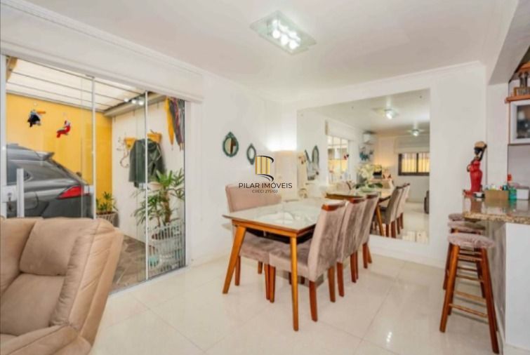 Casa em condomínio 3 dormitórios