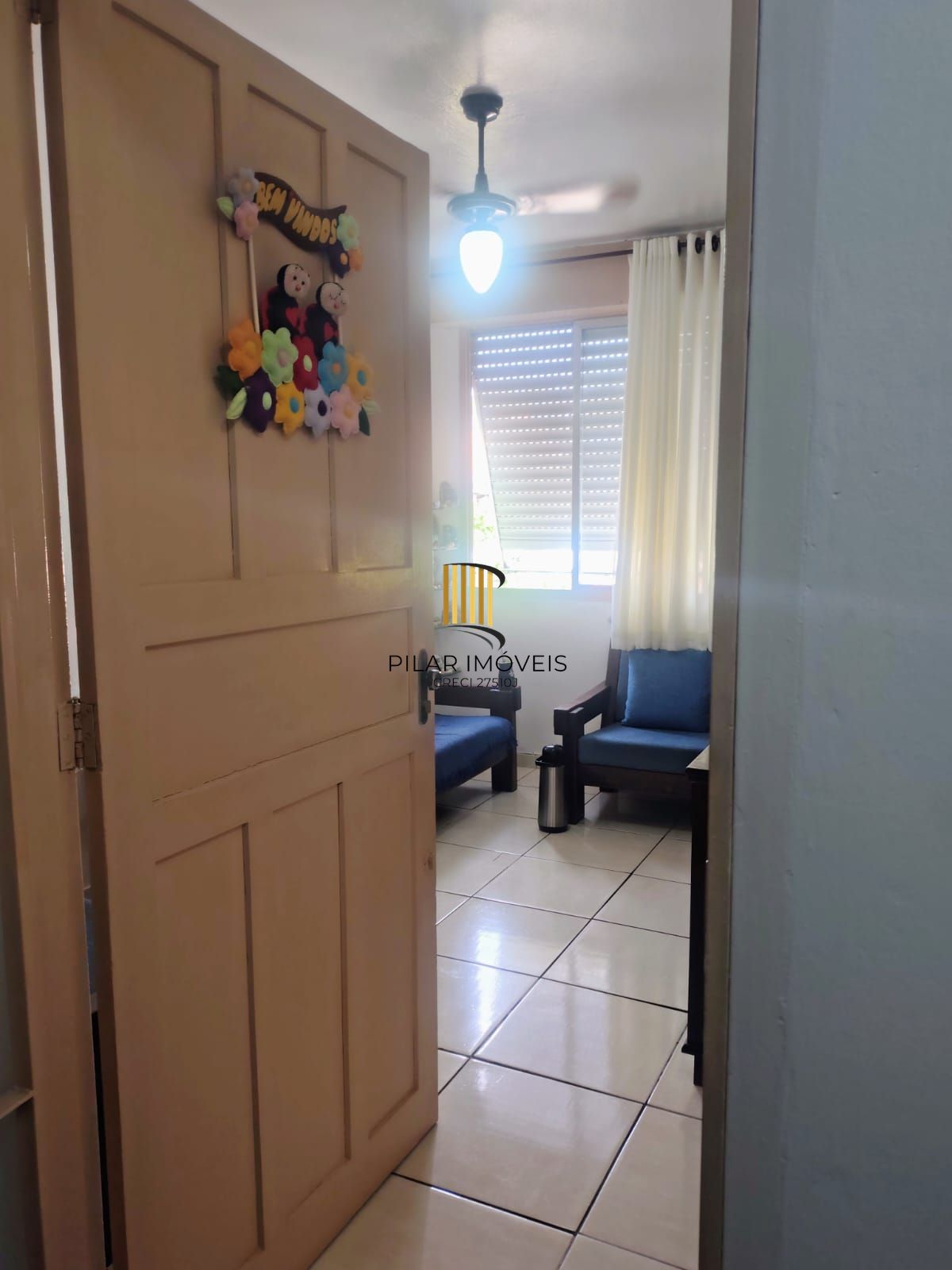 Apartamento de 2 dormitórios , portaria , salão de festas com churrsaqueira !