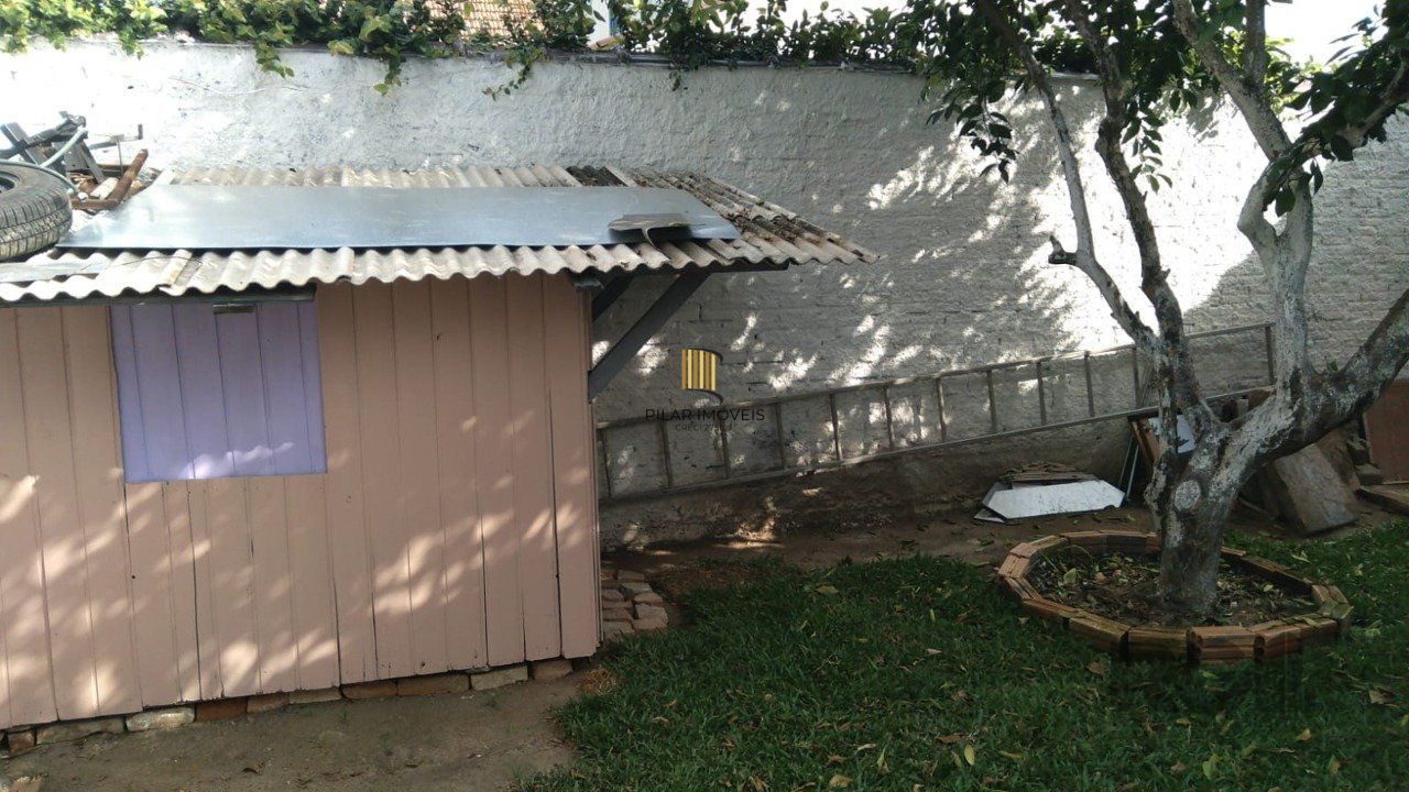 Casa para Venda - 350m², 4 dormitórios, sendo 2 suites, 2 vagas - Glória