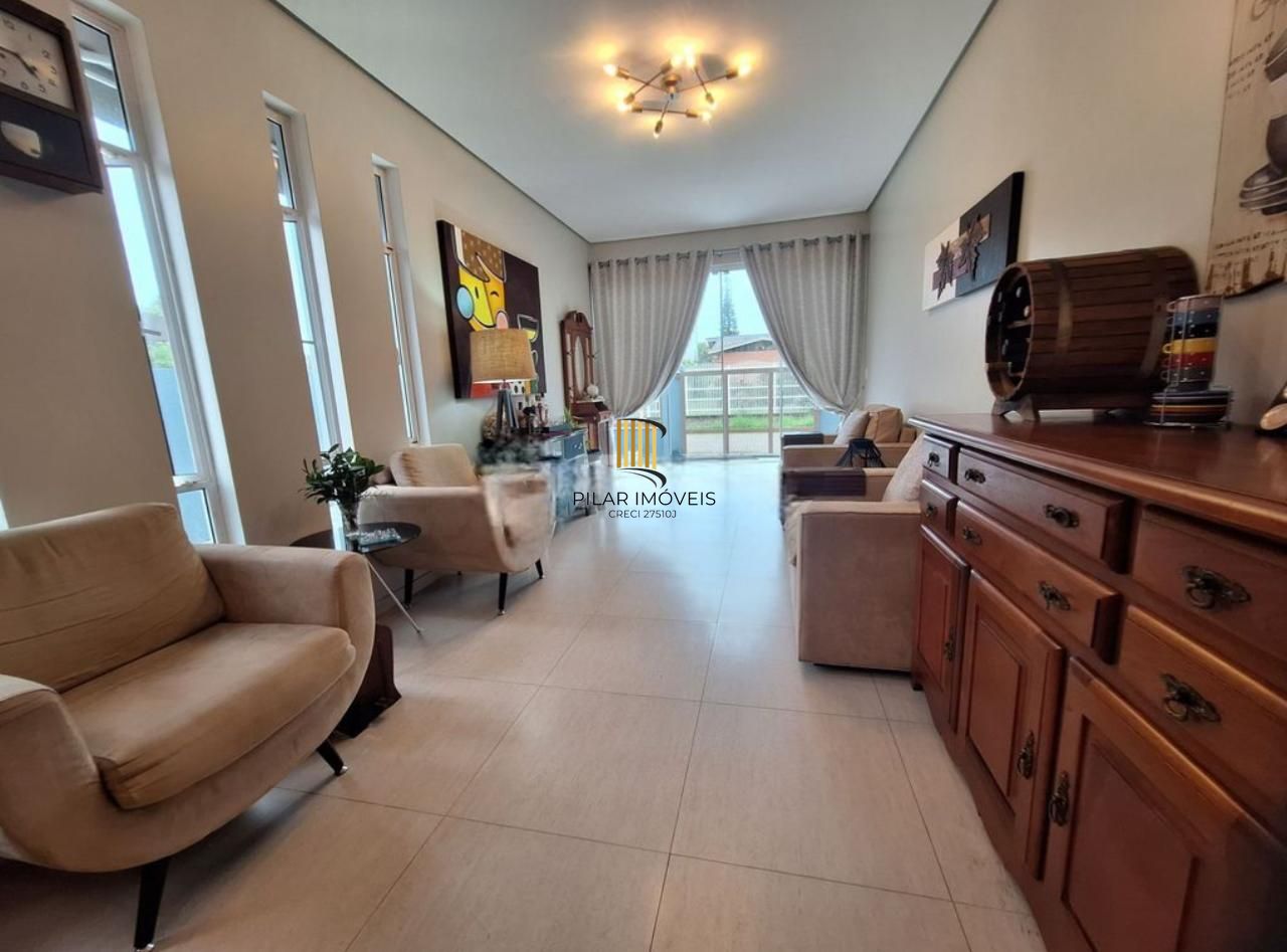 Casa na praia  Xangri-la c 222m2 privados  , 3 dormit, 2 Suites semi mobiliada c piscina. aceita imóvel como parte do pagamento em Porto Alegre