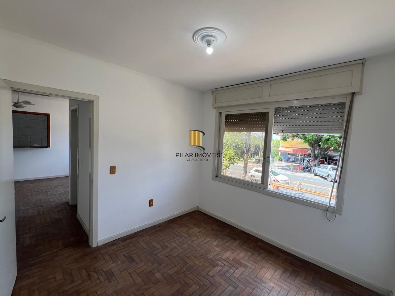 Apartamento à Venda com 02 Quartos na Av do Forte, Vila Ipiranga em Porto Alegre