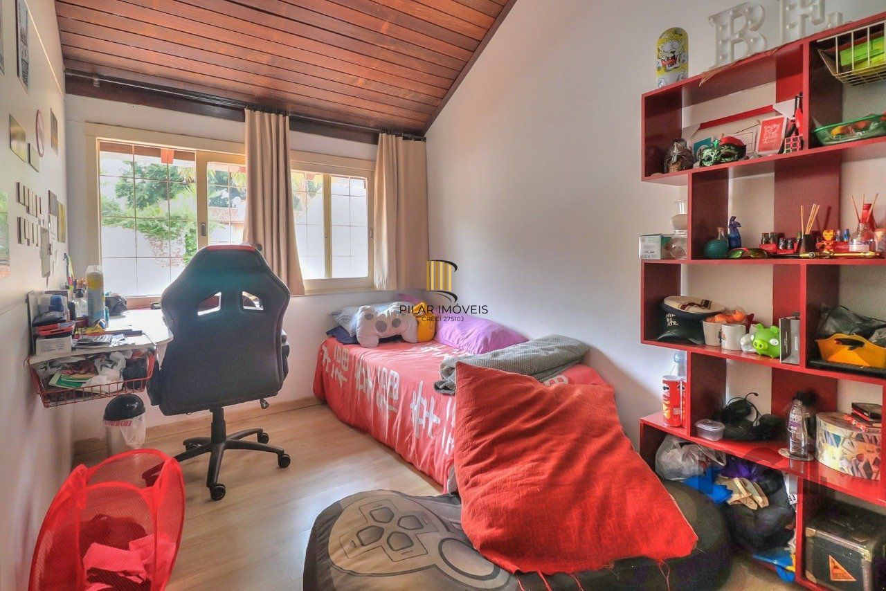 Casa a venda composta de 4 dormitórios no bairro Jardim Isabel em Porto Alegre