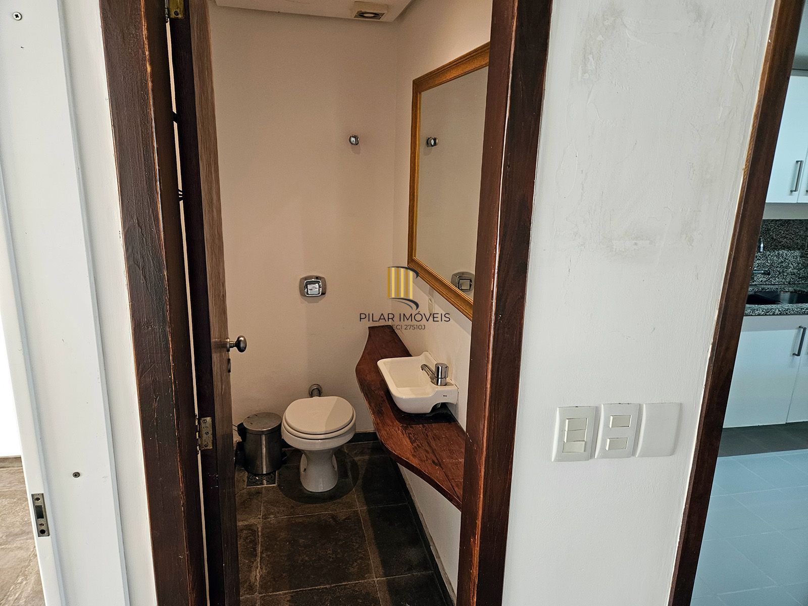 Casa com 4 quartos (02 suítes), 02 vagas cobertas no Bairro Ipanema