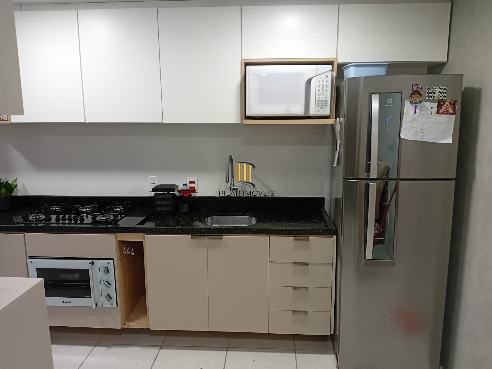 Apartamento com 02 quartos e 01 vaga no Bairro Chapéu do Sol