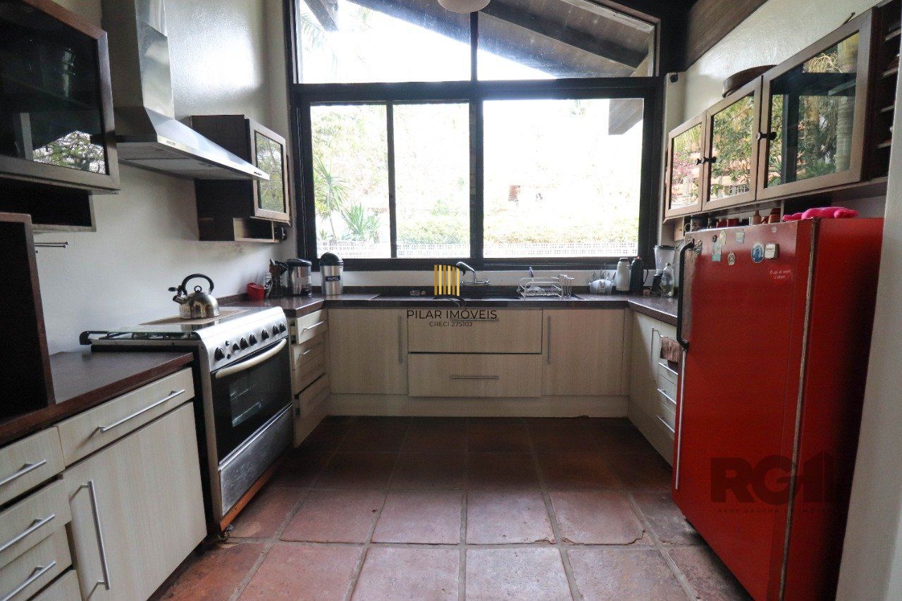 Casa para Venda - 523.36m², 6 dormitórios, sendo 2 suites, 2 vagas - Vila Conceição, Porto Alegre