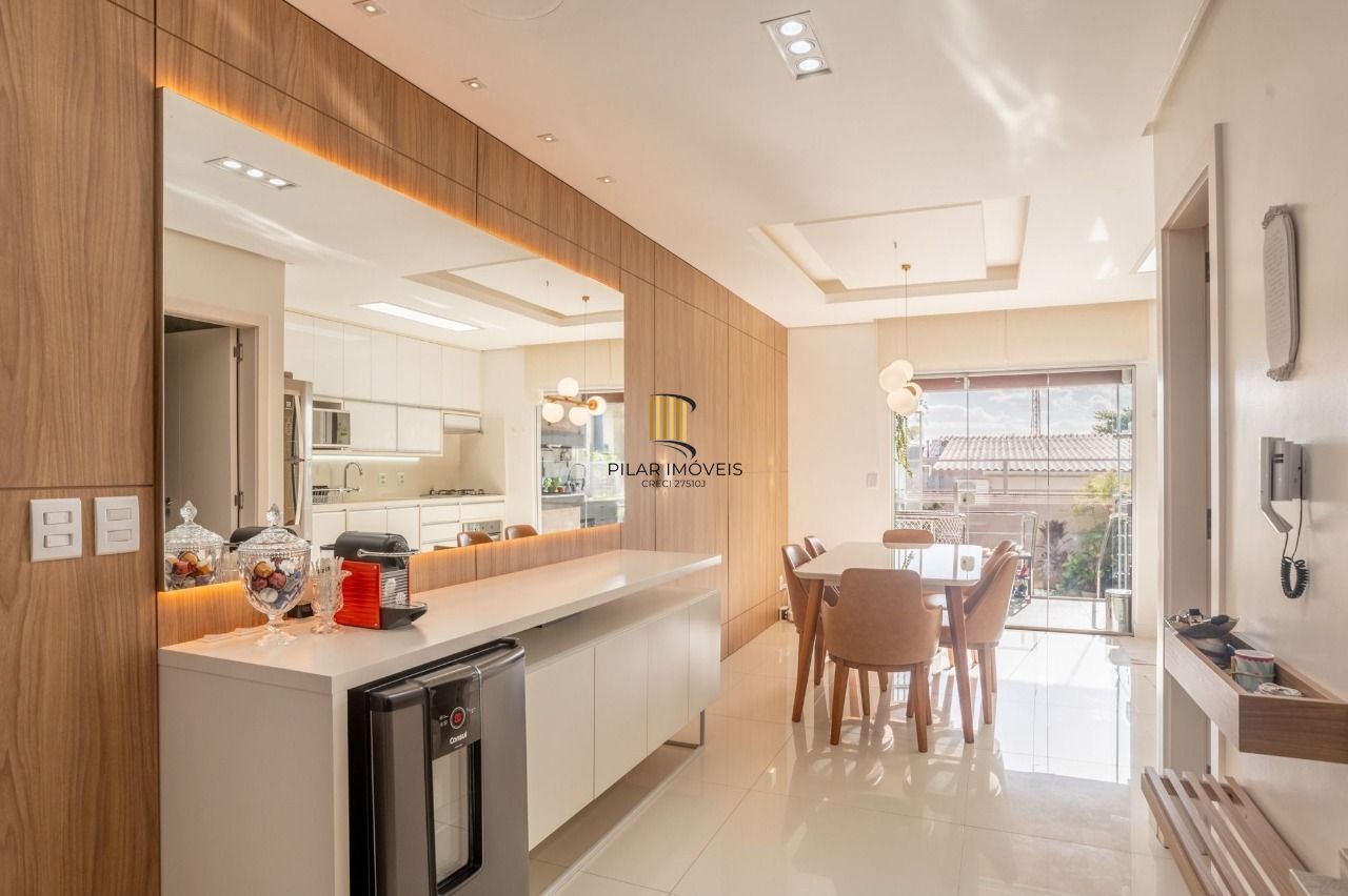 Deslumbrante casa 3 suítes, 4 Banh, 2 vagas cobertas, Guarujá POA RS