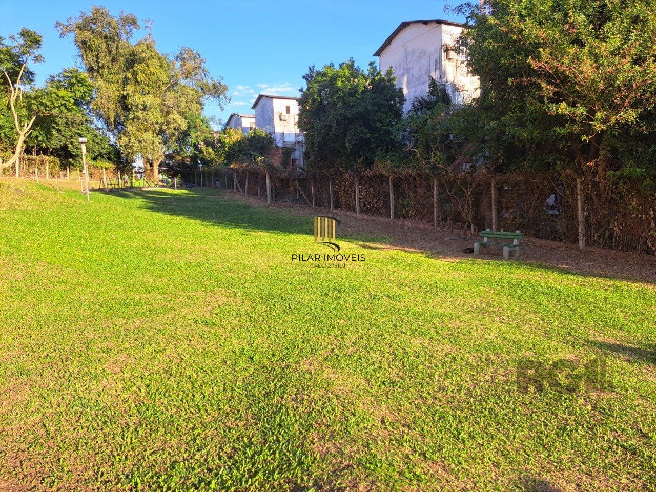 Apartamento semimobiliado de 2 dormitórios no bairro Vila Nova
