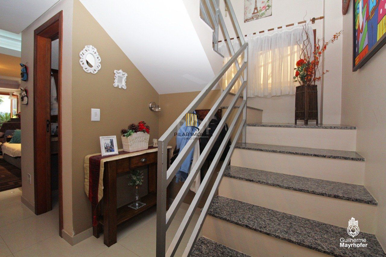 Casa para Venda - 227.93m², 3 dormitórios, sendo 1 suites, 2 vagas - Chácara das Pedras