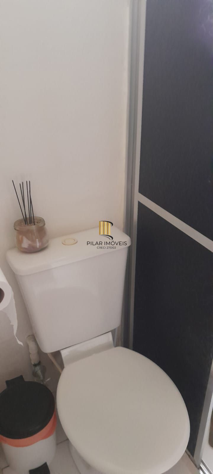 Apartamento com 02 Quartos e 01 vaga no Bairro Campo Novo