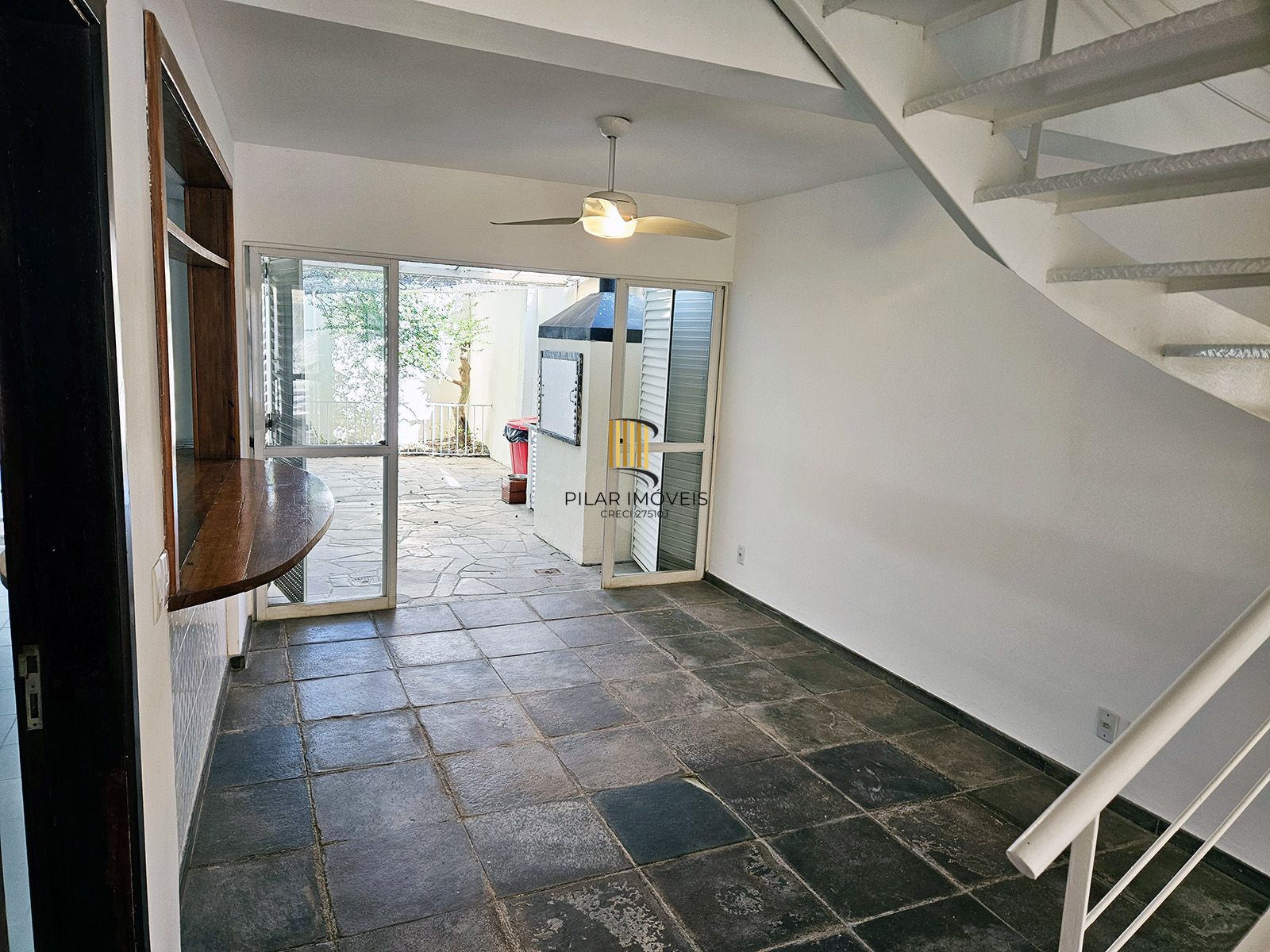 Casa com 4 quartos (02 suítes), 02 vagas cobertas no Bairro Ipanema