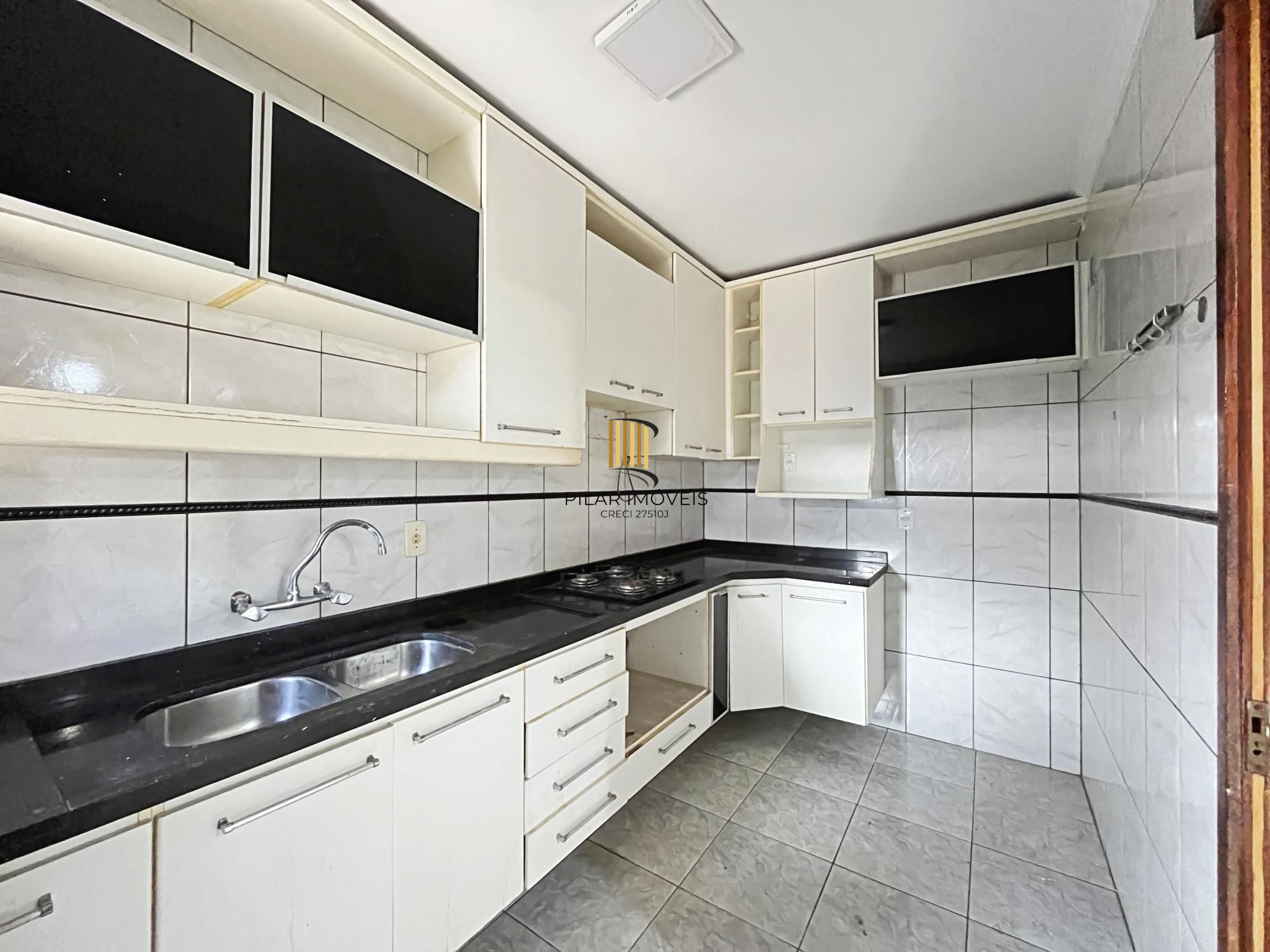 CASA 3 DORMITÓRIOS, SUÍTE, BAIRRO HIPICA, JARDINS DO PRADO EM PORTO ALEGRE-RS