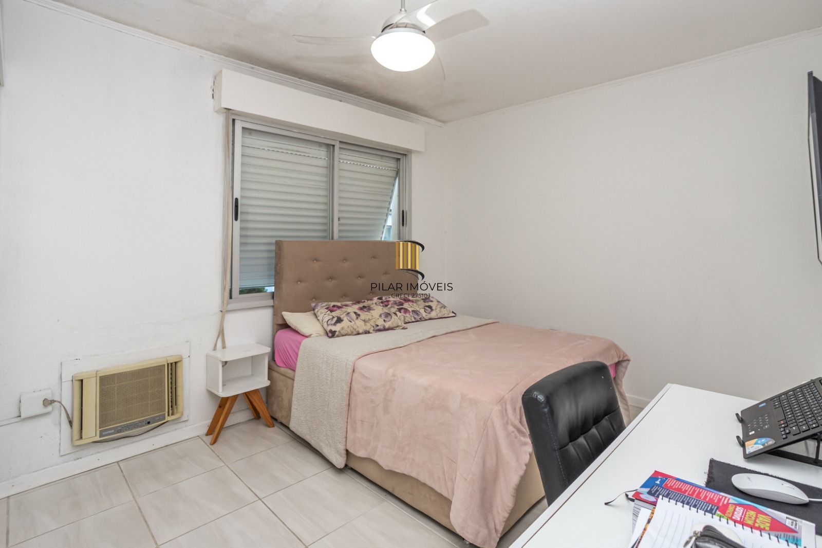 Apartamento com 02 quartos no Bairro Sarandi