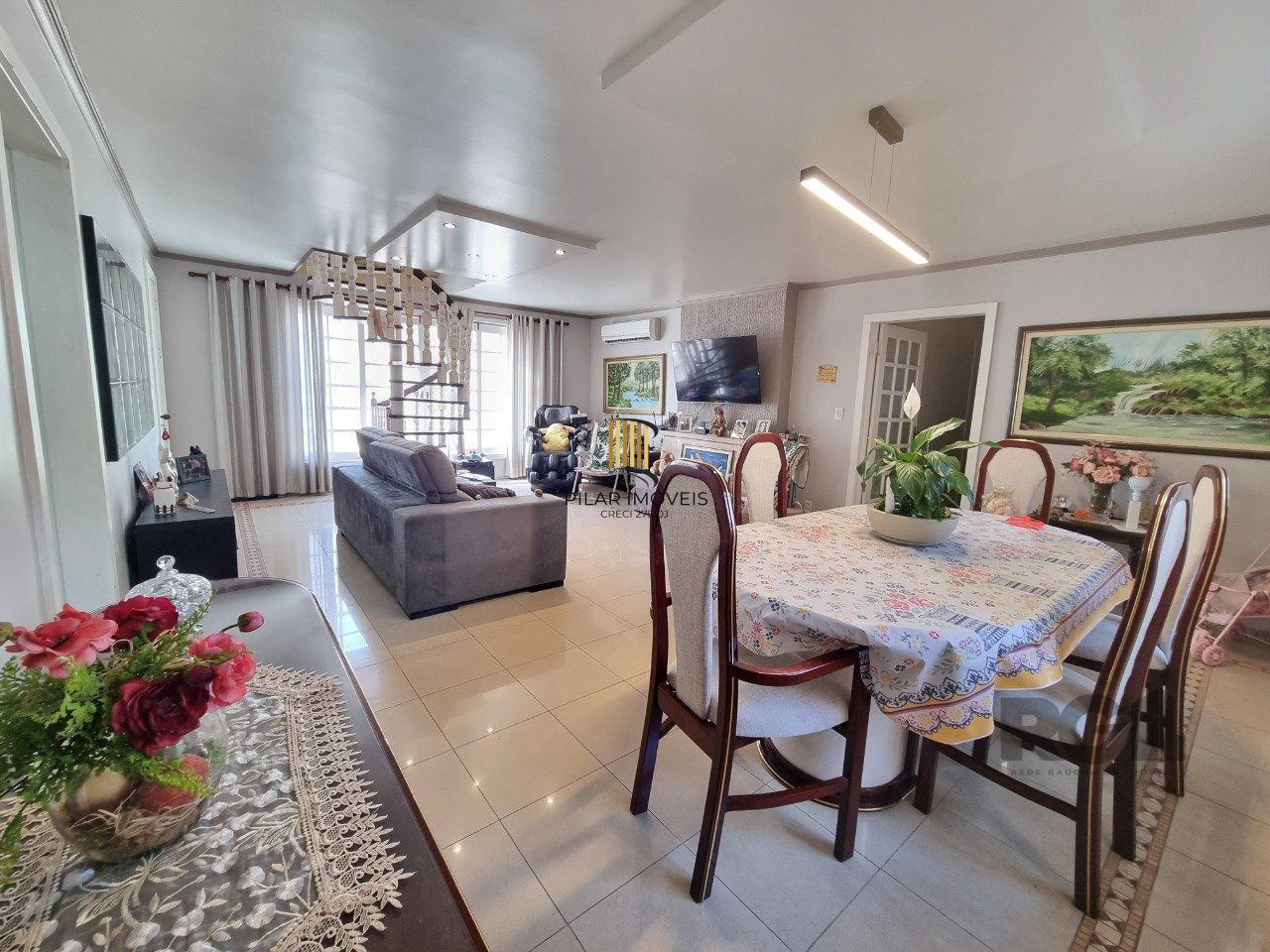 Casa 4 dormitórios, 4 vagas, espaço gourmet, piscina, jardim do salso Porto Alegre RS