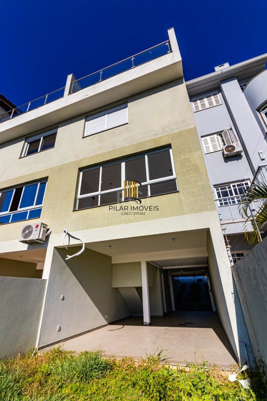 Casa 3 dormitórios no bairro Espírito Santo